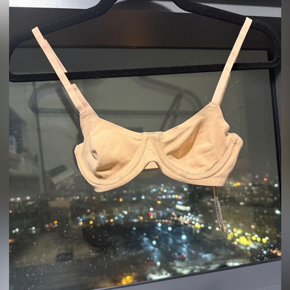 NWT SKIMS FITS EVERYBODY UNLINED DEMI BRA Women's Cream Bra IN CLAY - 30C
